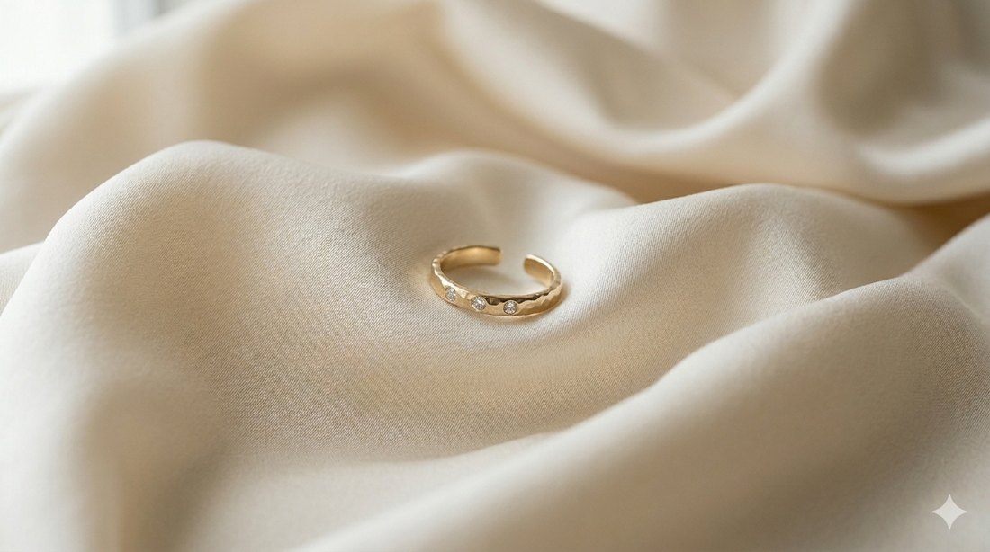Helix Ear Cuff Guide : How to Wear Cartilage Jewelry Without Piercing